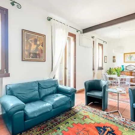 La Casa Di Marina בית הארחה פררה